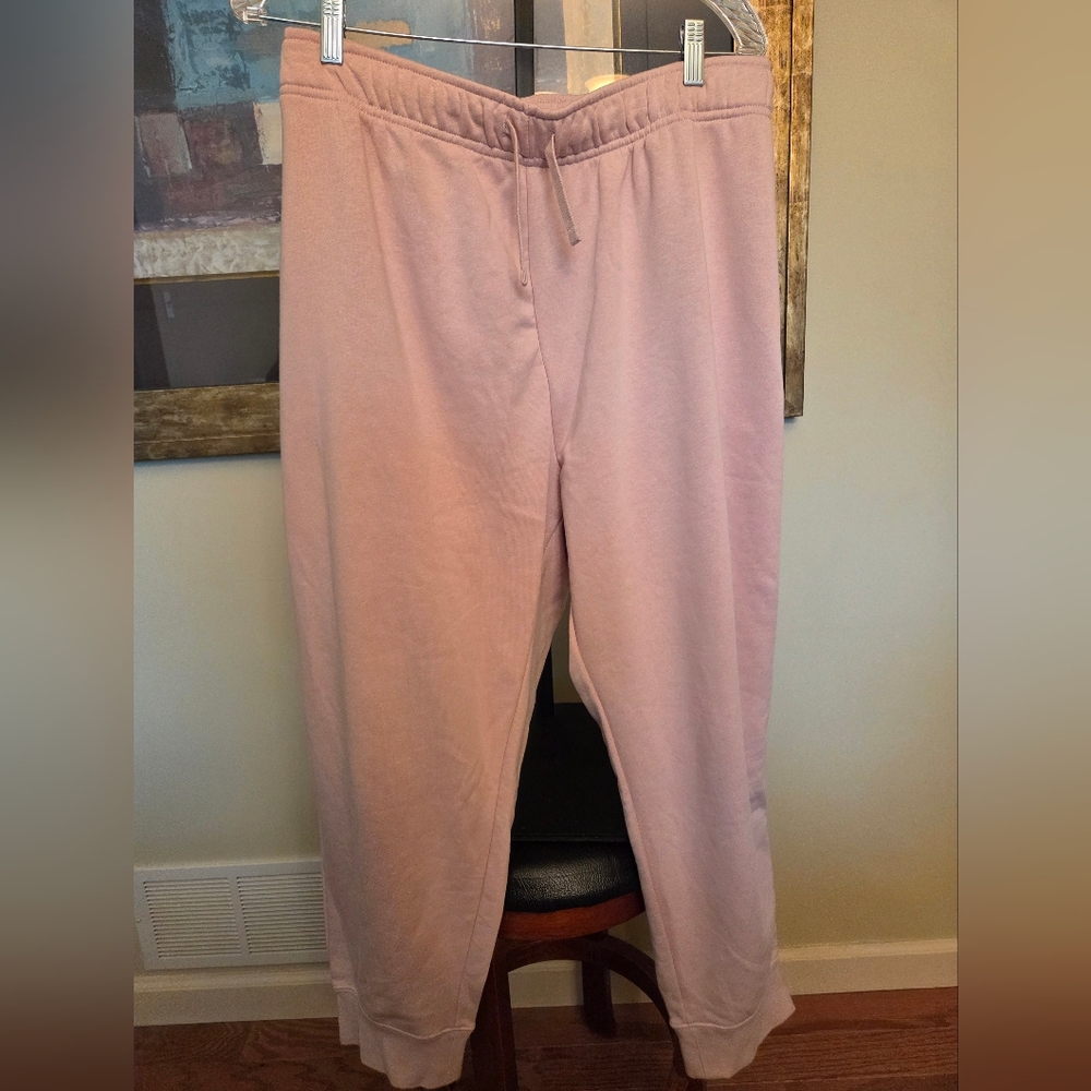 Nike Sportswear Women's Club Fleece Mid-Rise Joggers (Plus Size)